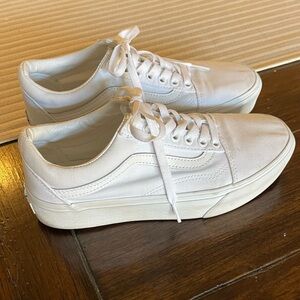 Worn once, still in like new condition